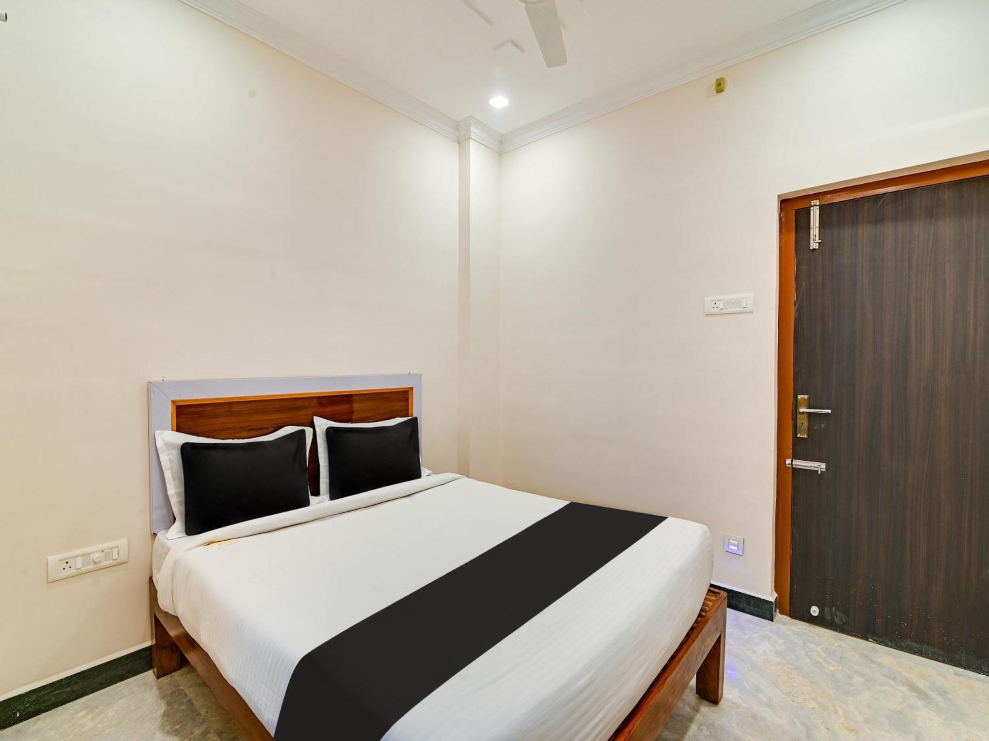 Hotel O Rj Royal Inn Vellore Eksteriør bilde
