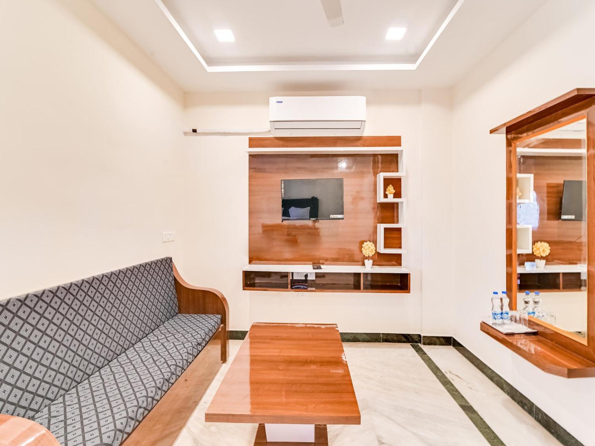 Hotel O Rj Royal Inn Vellore Eksteriør bilde