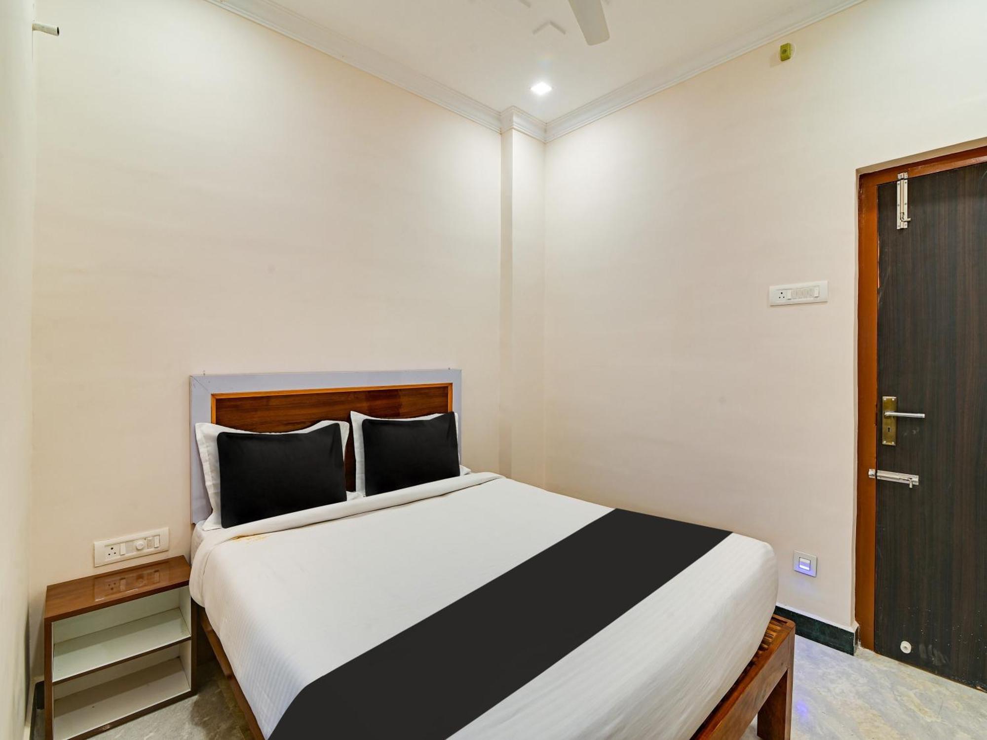 Hotel O Rj Royal Inn Vellore Eksteriør bilde