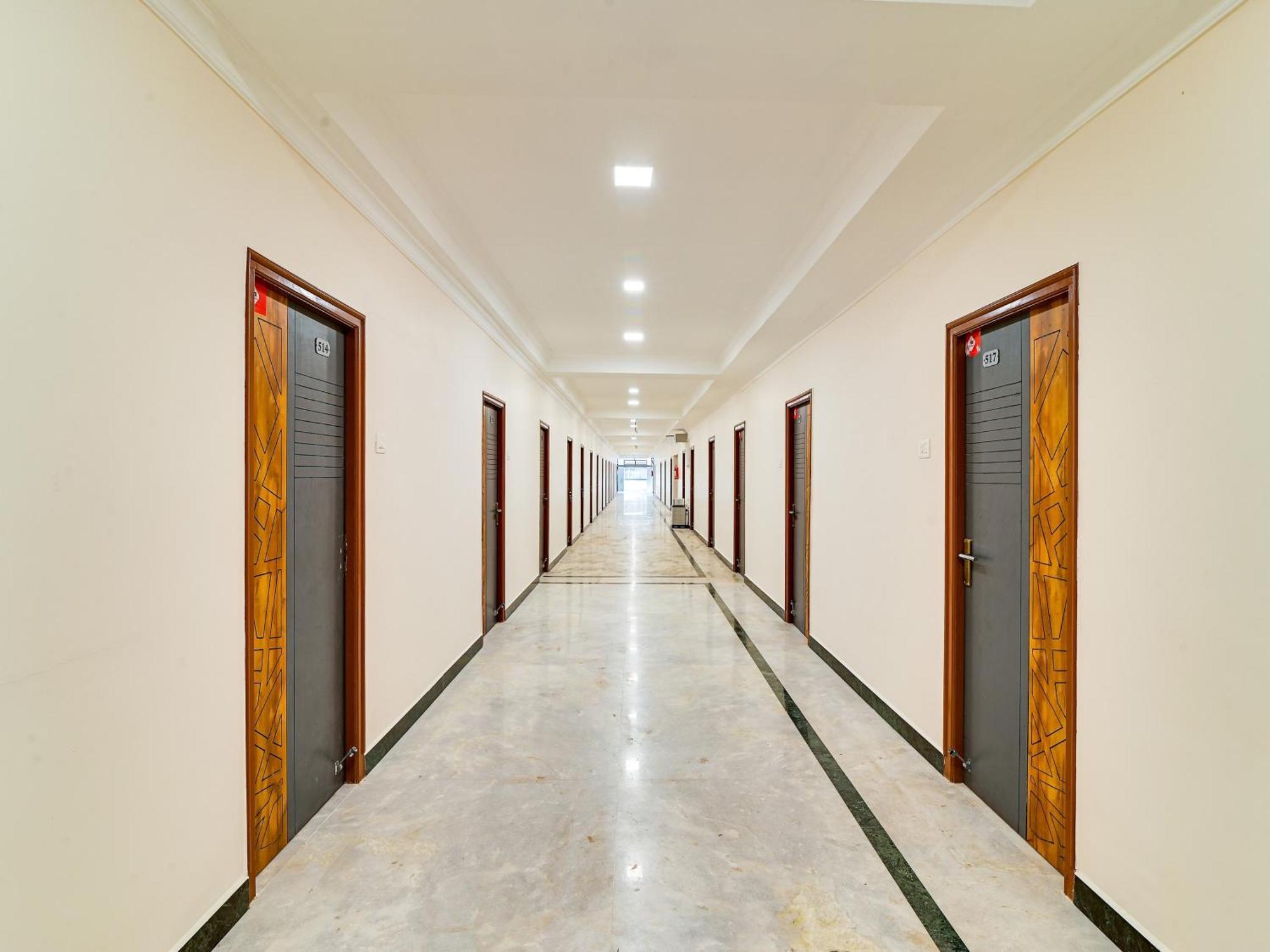 Hotel O Rj Royal Inn Vellore Eksteriør bilde